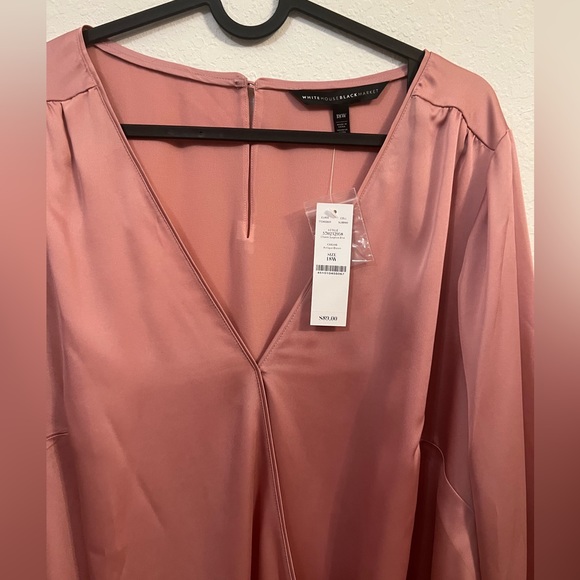 🌻 WHBM Plus Charmeuse Surplice Blouse - Picture 9 of 15
